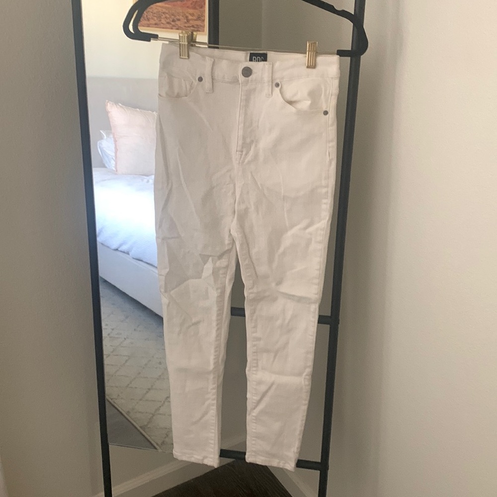White skinny jeans